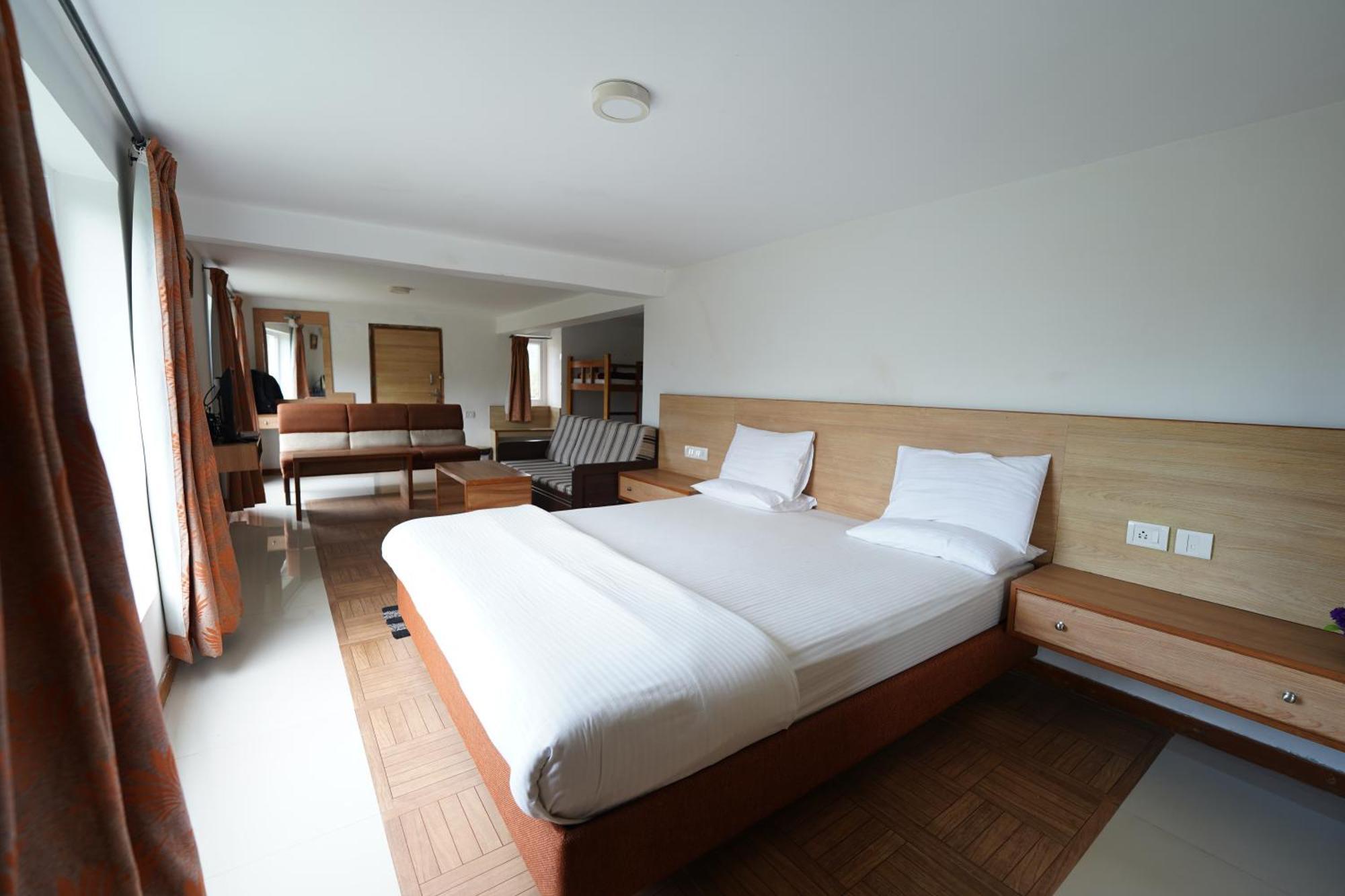 Bison Inn Ketti Экстерьер фото
